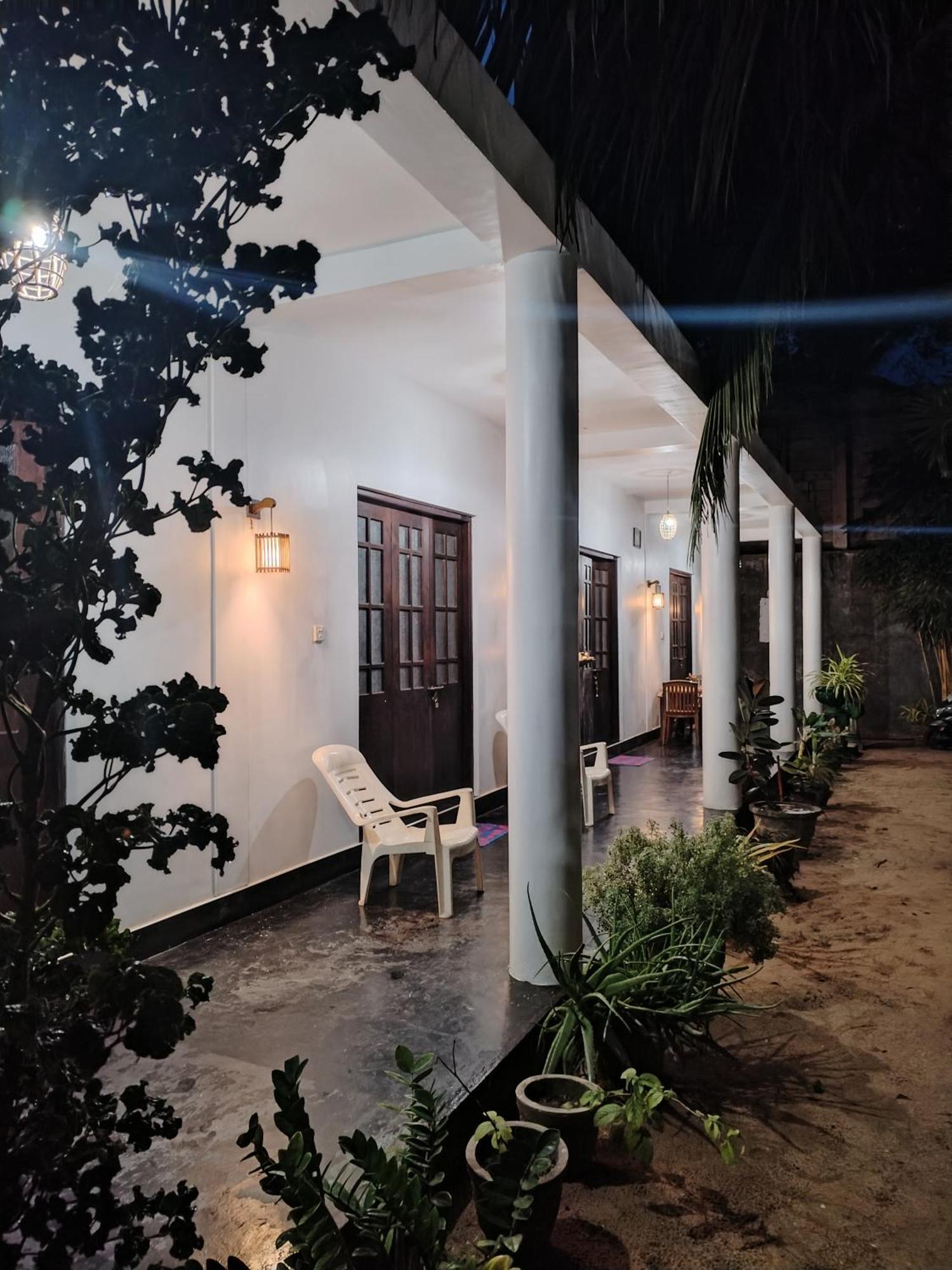 Leen Tangalle Exteriör bild